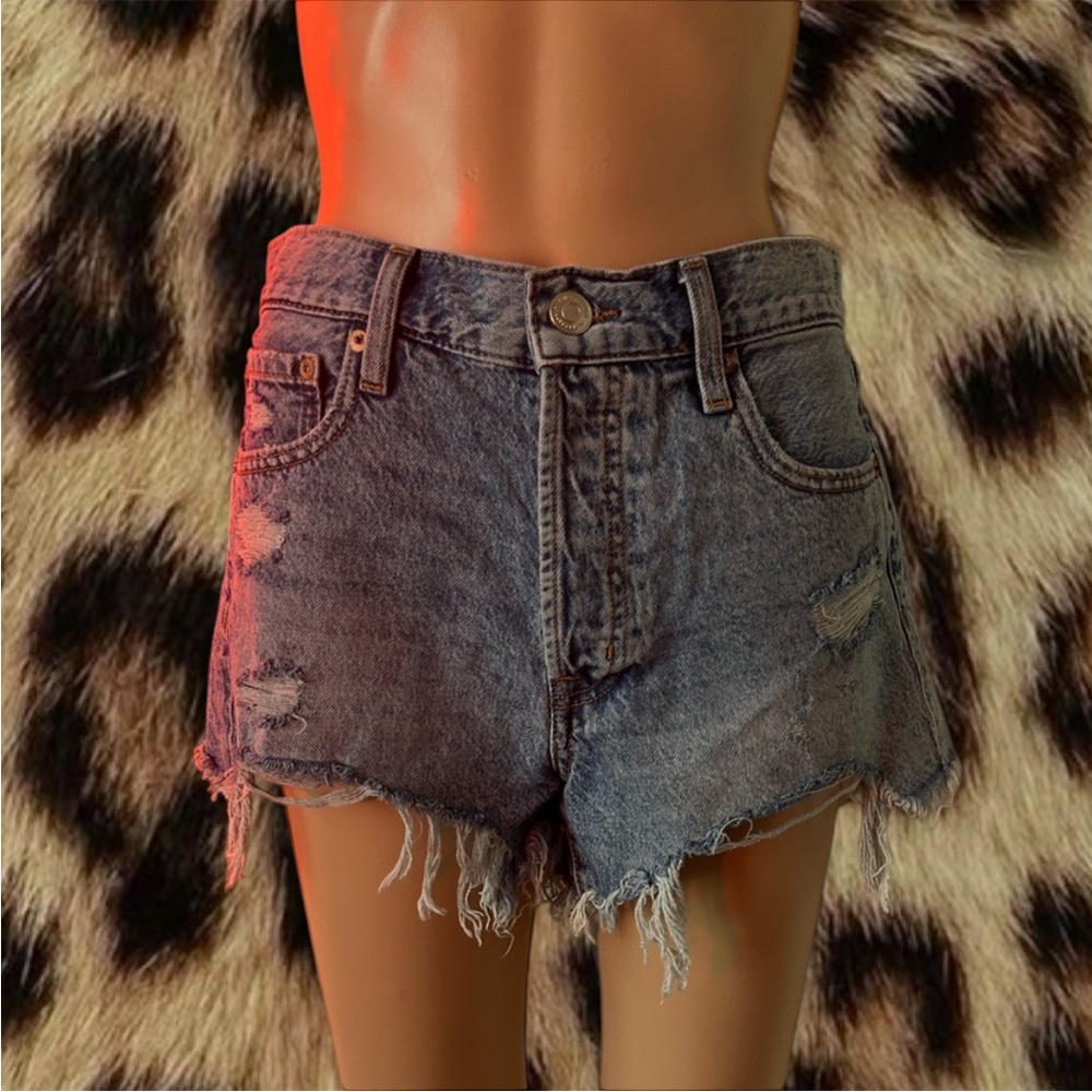 AERO Boyfriend shorts